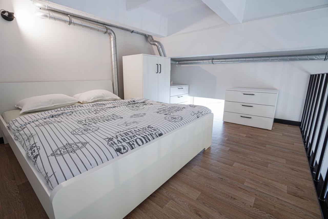 Respublikos Loft Forentinn Panevezys Ngoại thất bức ảnh